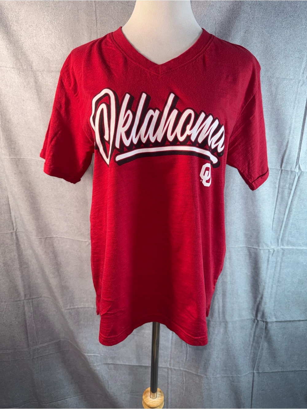 2311-Pressbox Red V-Neck Oklahoma Graphic Tee